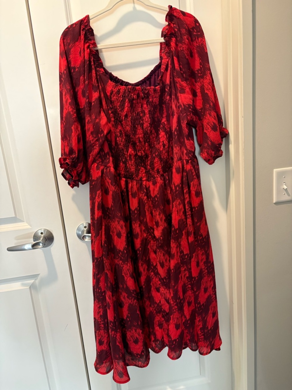 Vixen by Micheline Pitt Red and Dark Red Patterned Puff-Sleeve Midi Dress - Picture 2 of 5